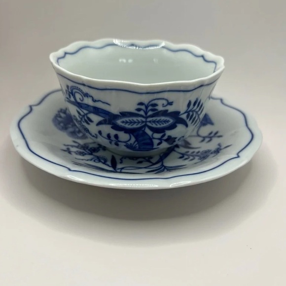 Zwiebelmuster Czech Blue & White Teacup and Saucer – Bohemia Porcelain – Vtg - Picture 4 of 9